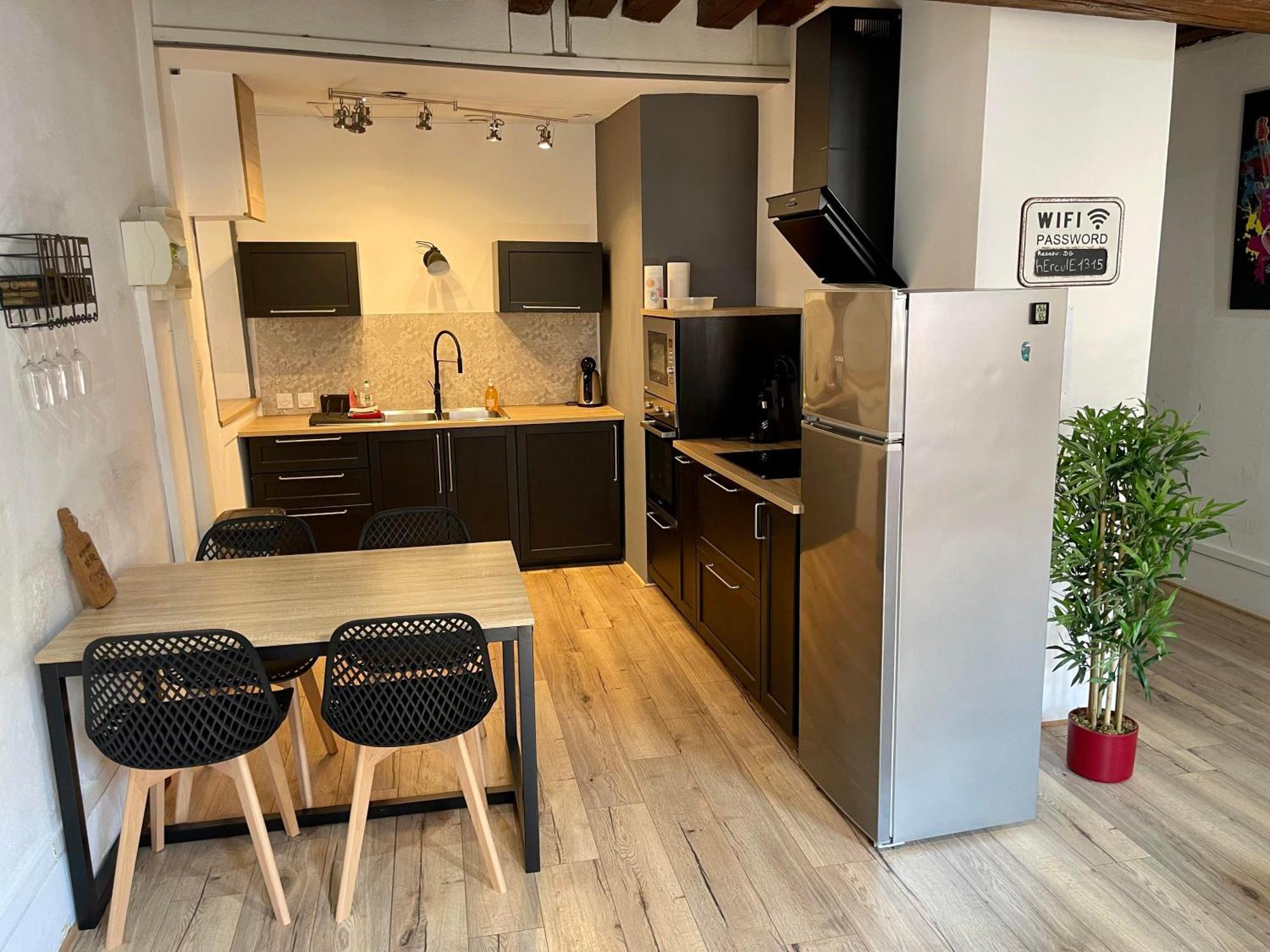 Appartements Chez Delphine Et Guillaume Au Coeur De Semur En Auxois 外观 照片